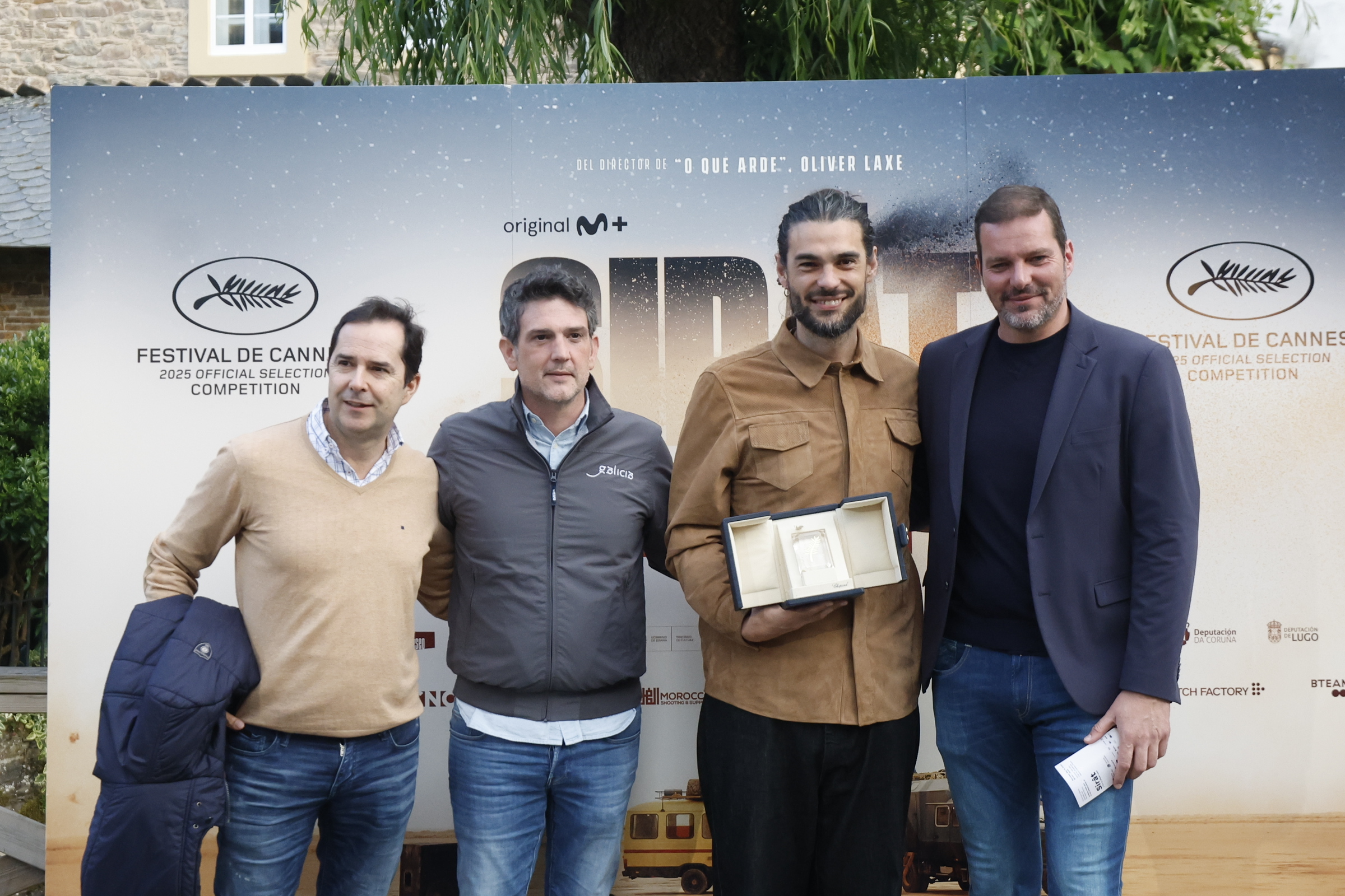 Oliver Laxe recibe el apoyo institucional tras su premio en Cannes