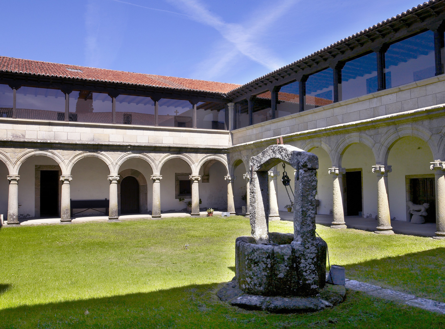 Monasterio de Santa María de Ferreira de Pantón