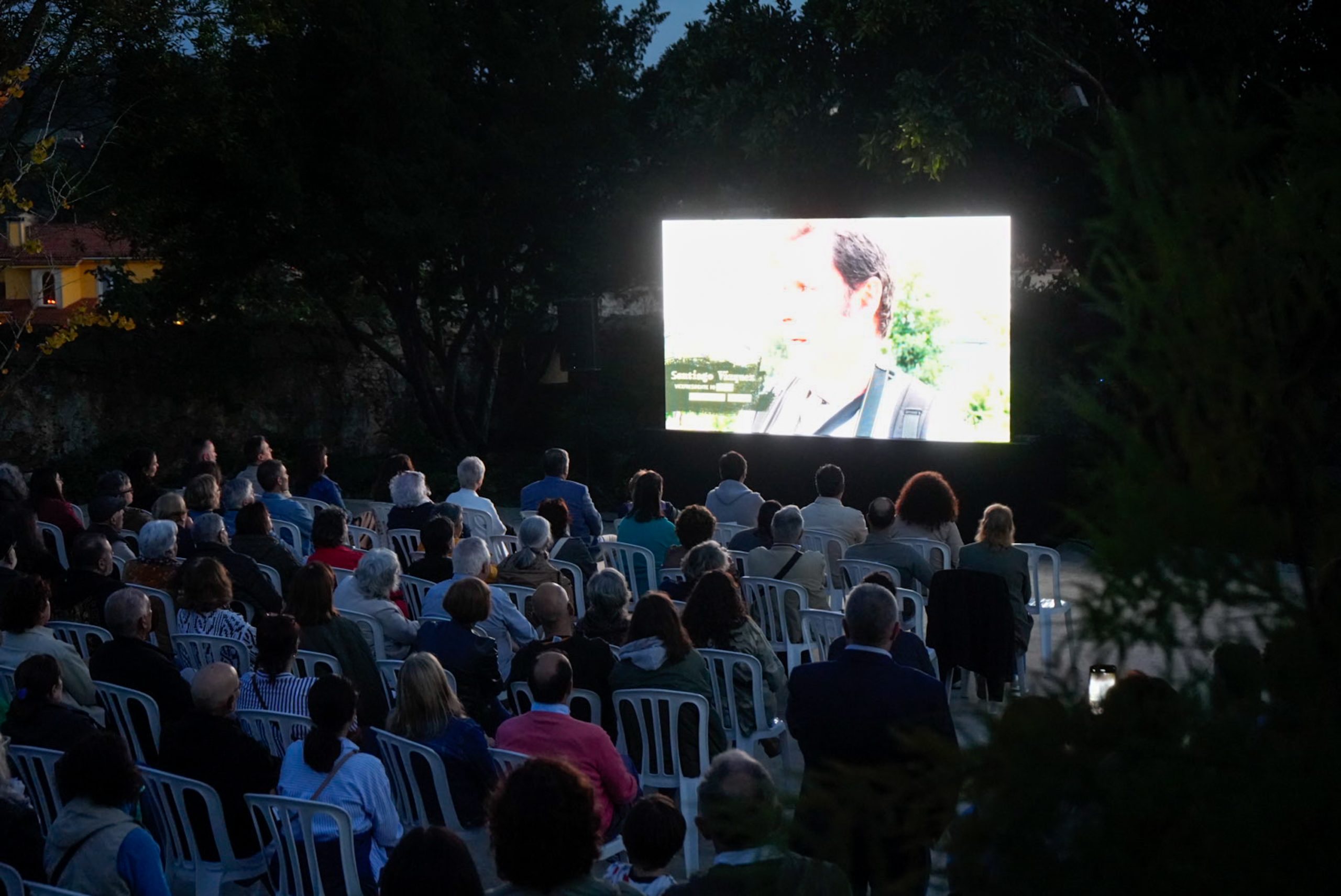 Más de un centenar de personas participan en el estreno de “Con outra Ollada”, documental sobre el Parque Rosalía Mera