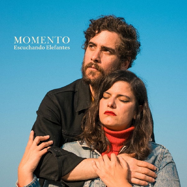 Escuchando Elefantes presenta su nuevo disco Momento el 22 de noviembre de 2025 en el Club Clavicémbalo de Lugo. Un concierto íntimo lleno de emoción, libertad creativa y nuevas canciones.