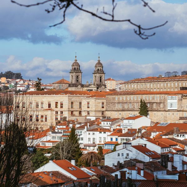 Camino de Santiago en otoño: colores, sabores y calma en la ruta del peregrino
