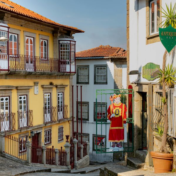 El mercado de pisos turísticos se contrae en Galicia: Vigo y Pontevedra lideran la caída
