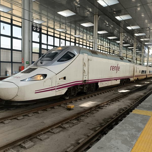 Renfe interviene la línea Vigo-Barcelona para acabar con los retrasos